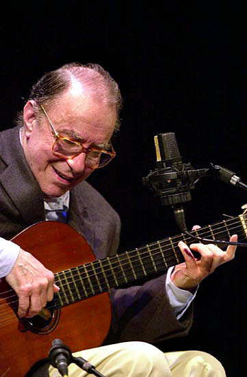 Joao Gilberto — PianoKafe.com