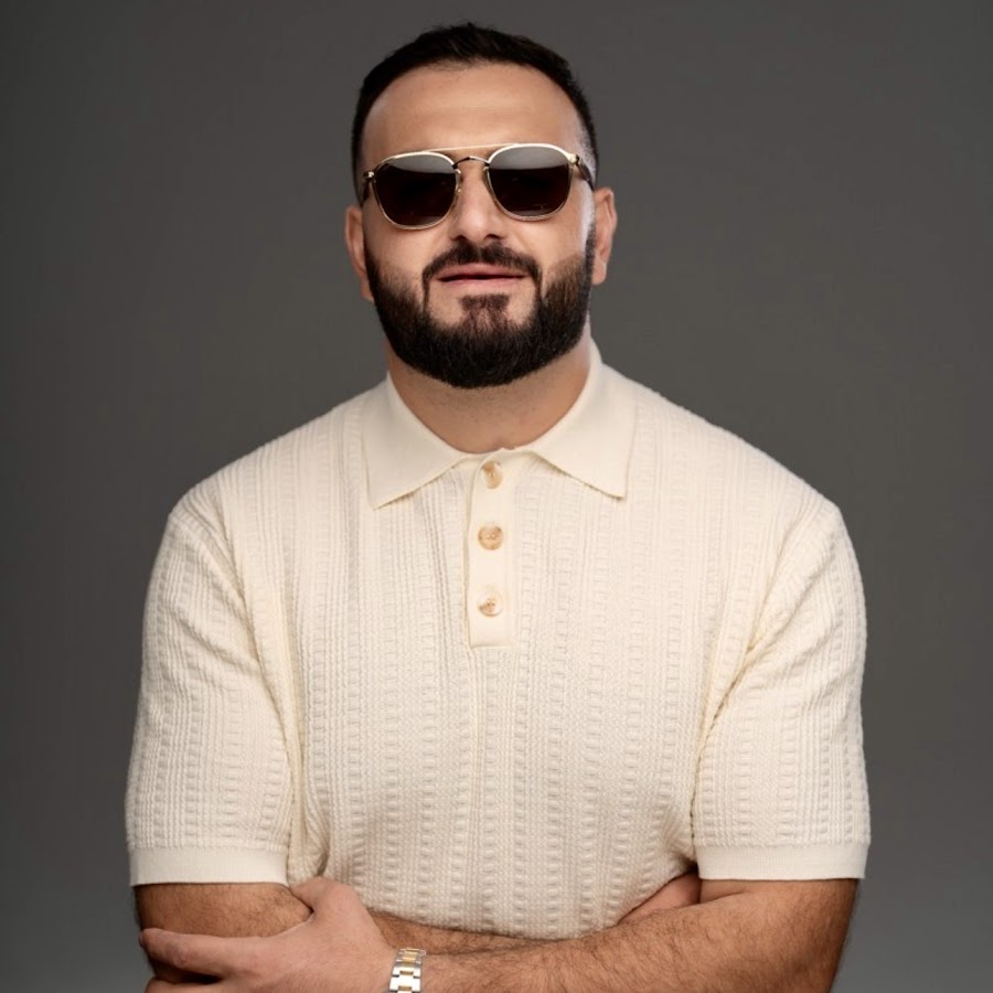 Arkadi Dumikyan — PianoKafe.com