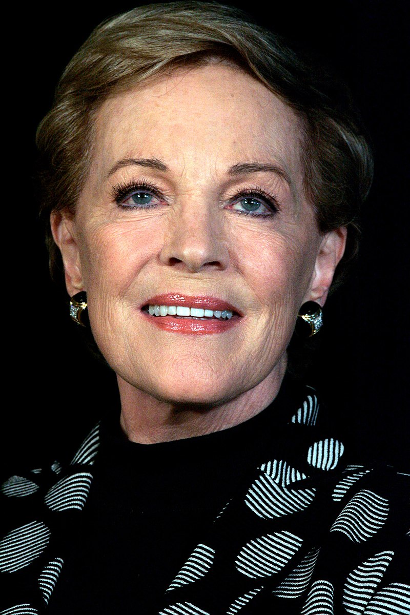 Julie Andrews — PianoKafe.com