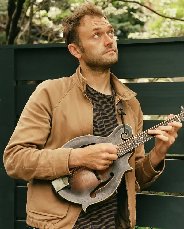 Chris Thile — PianoKafe.com