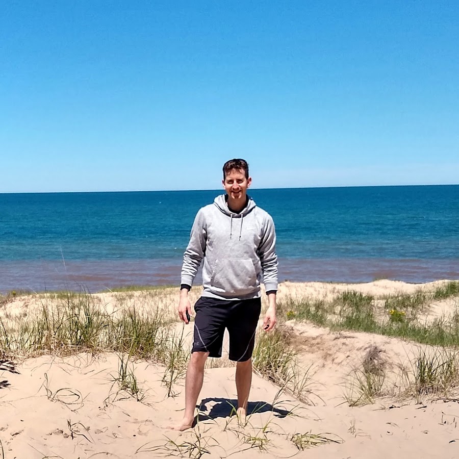 Micah Bratt — PianoKafe.com