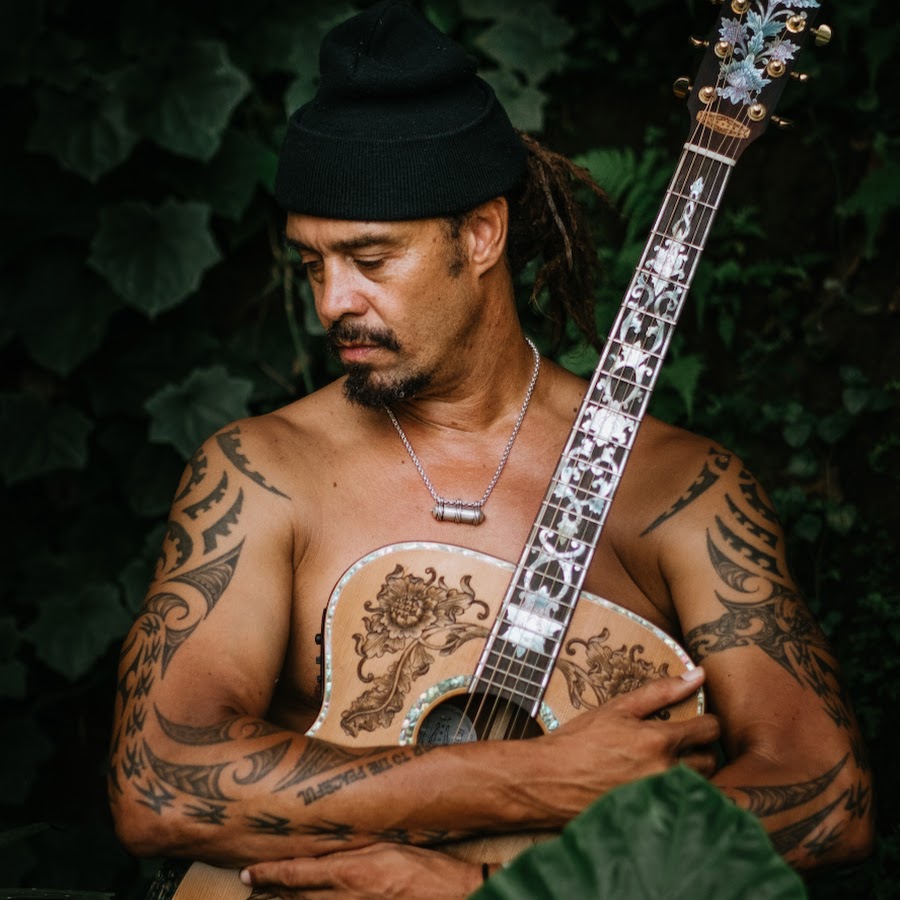Michael Franti — PianoKafe.com