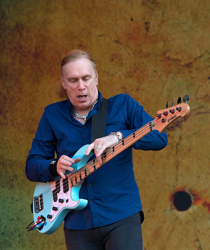 Billy Sheehan — PianoKafe.com