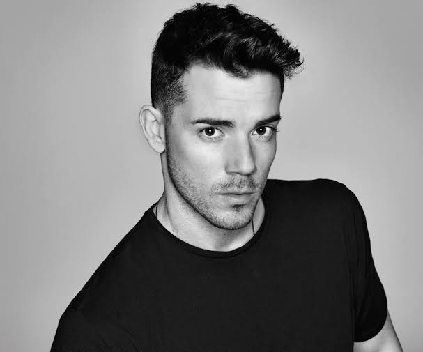 Robert Mendoza — PianoKafe.com