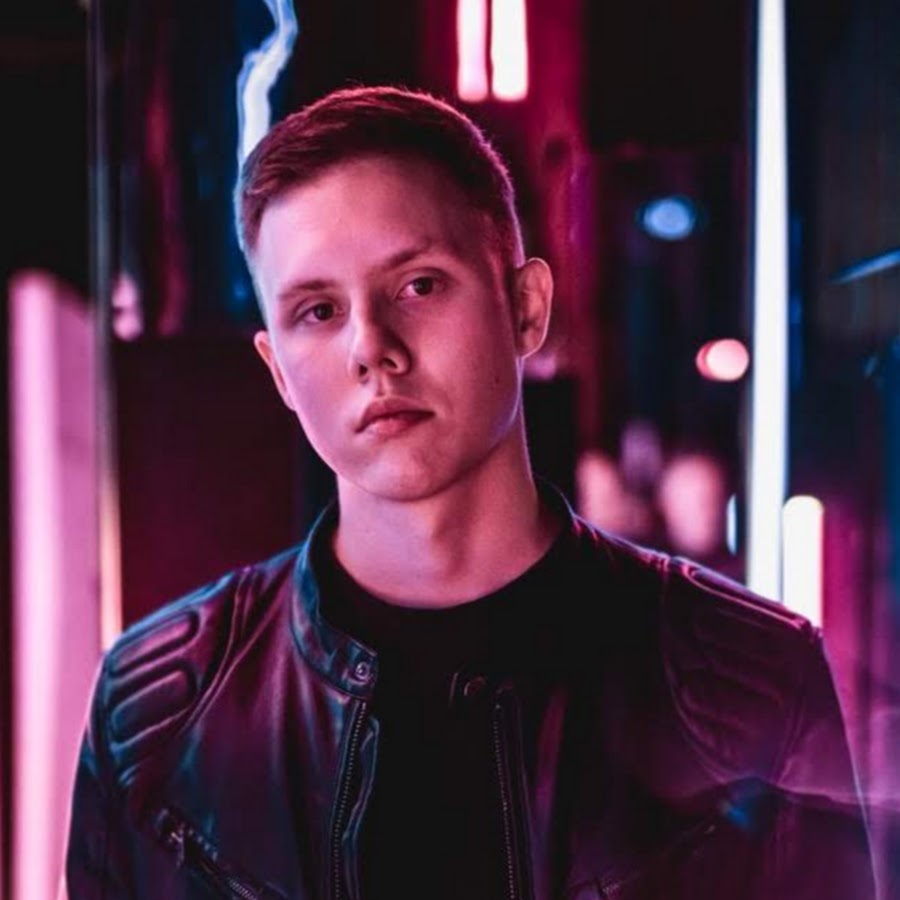 MAKF — PianoKafe.com