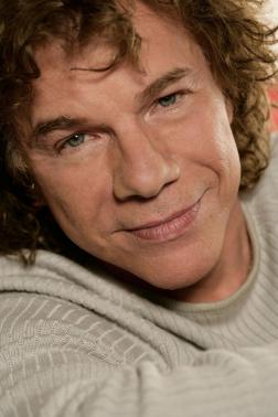 Riccardo Cocciante — PianoKafe.com