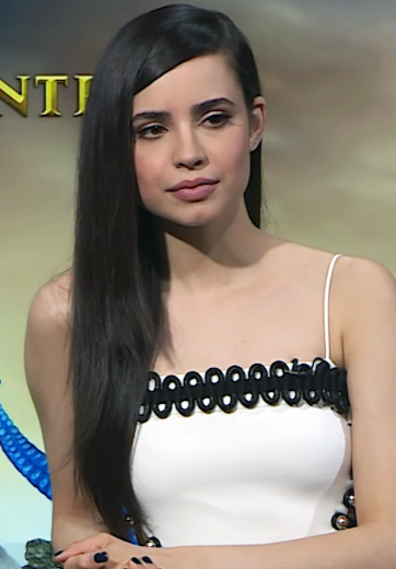 Sofia Carson — PianoKafe.com