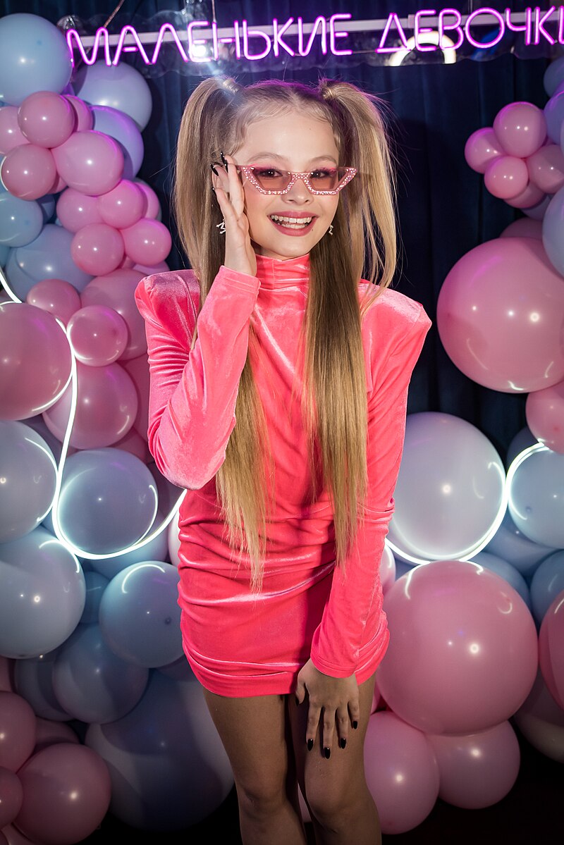 Milana Star (Милана) — PianoKafe.com