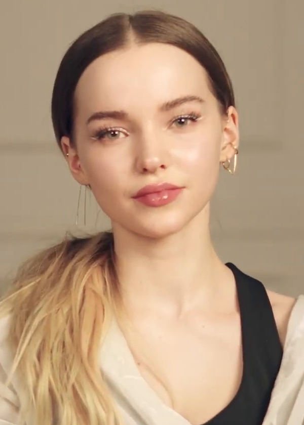 Dove Cameron — PianoKafe.com