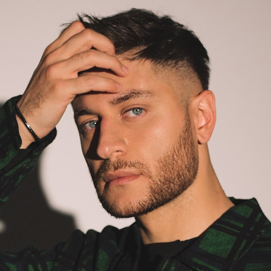 DAVA — PianoKafe.com