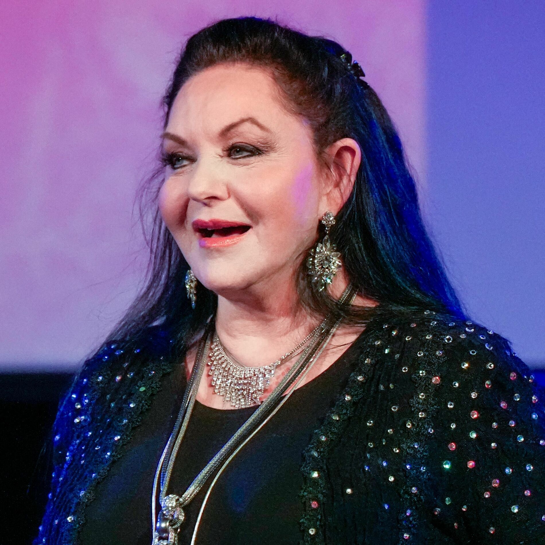 Crystal Gayle — PianoKafe.com