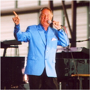 Neil Sedaka — PianoKafe.com