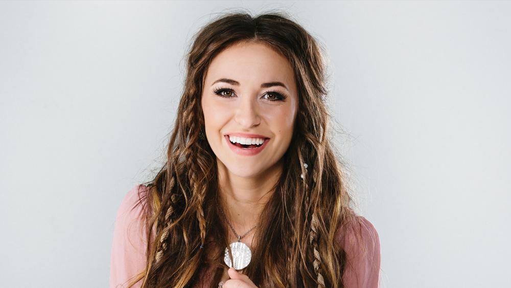 Lauren Daigle — PianoKafe.com