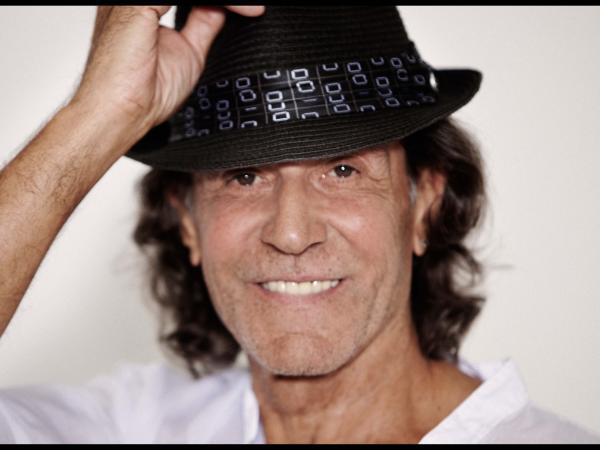 Albert Hammond — PianoKafe.com