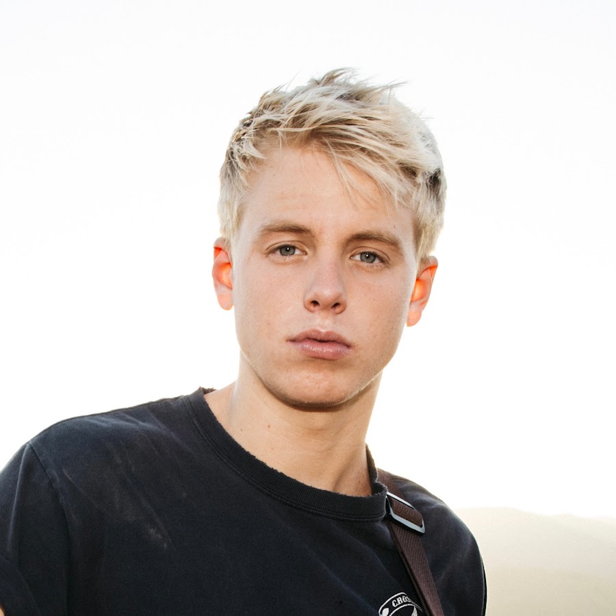 Carson Lueders — PianoKafe.com