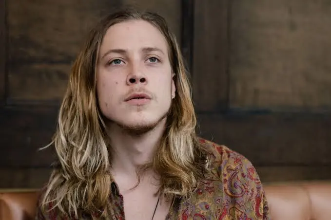 Isaac Gracie — PianoKafe.com