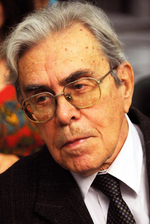 Деян Деспич — PianoKafe.com