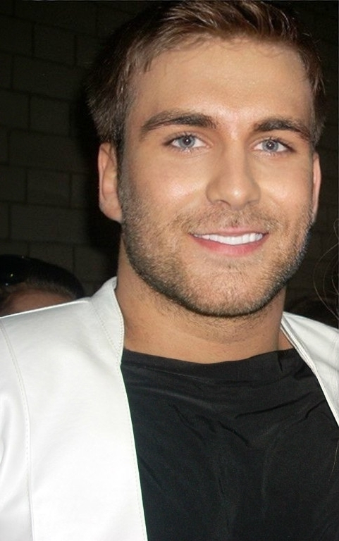 Ionel Istrati — PianoKafe.com