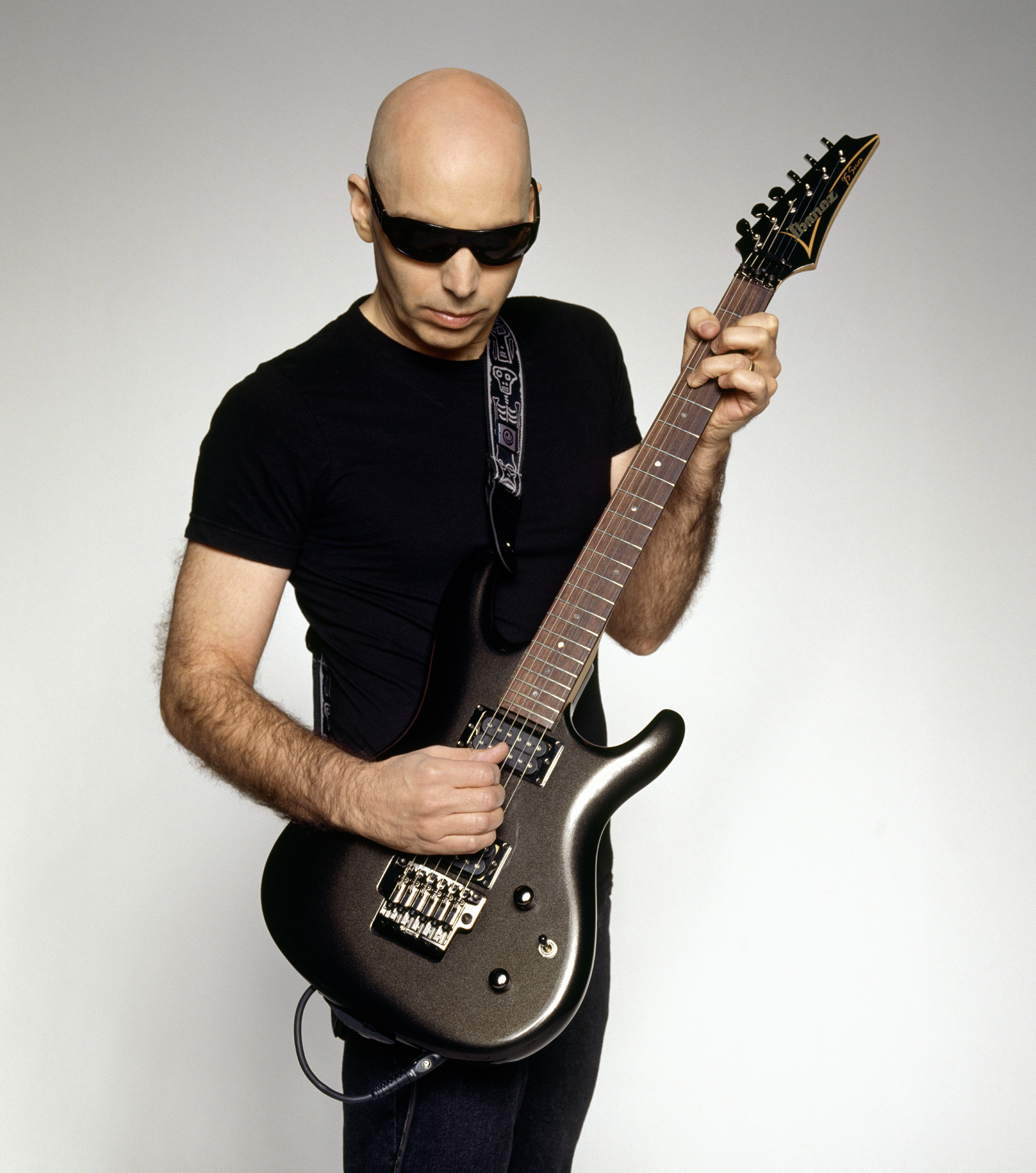Joe Satriani — PianoKafe.com