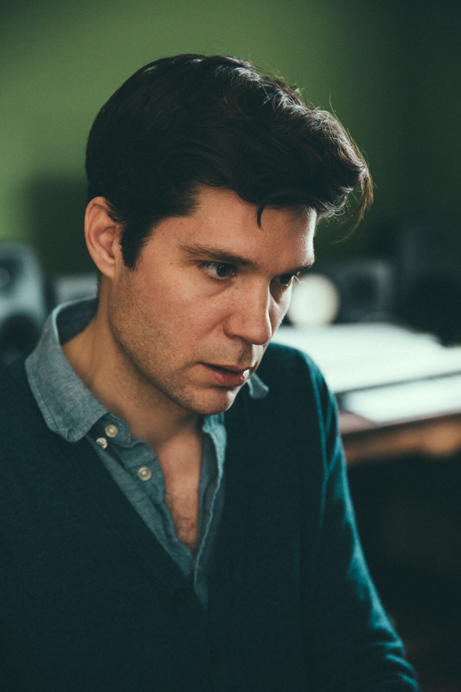 Harry Escott — PianoKafe.com