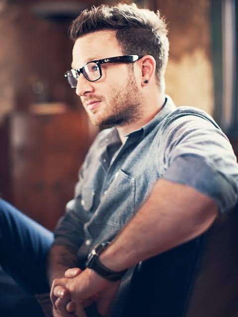 Chris August — PianoKafe.com