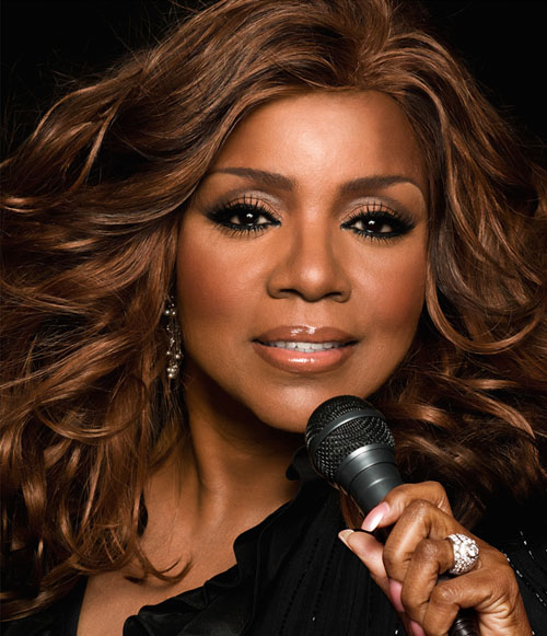 Gloria Gaynor — PianoKafe.com