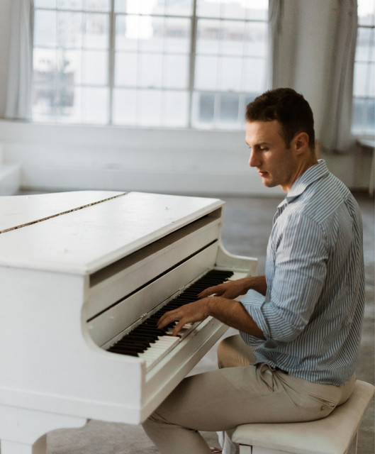 Austin Farwell — PianoKafe.com