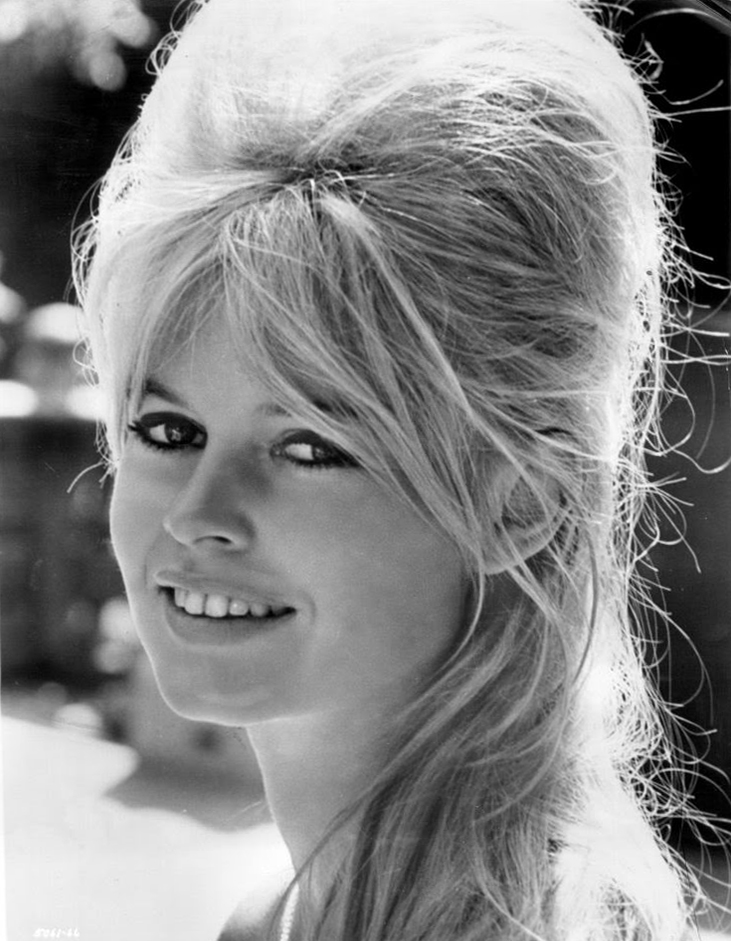 Brigitte Bardot — PianoKafe.com