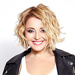 Анжелика Варум