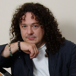 Игорь Саруханов