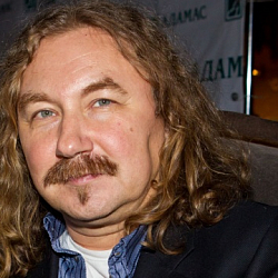 Игорь Николаев