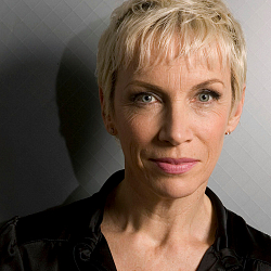 Энни Леннокс