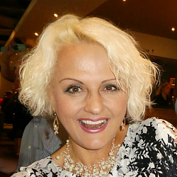 Елена Дэвис